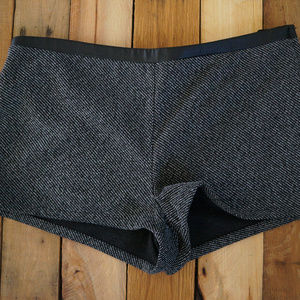 H&M divided women's mid-rise shorts